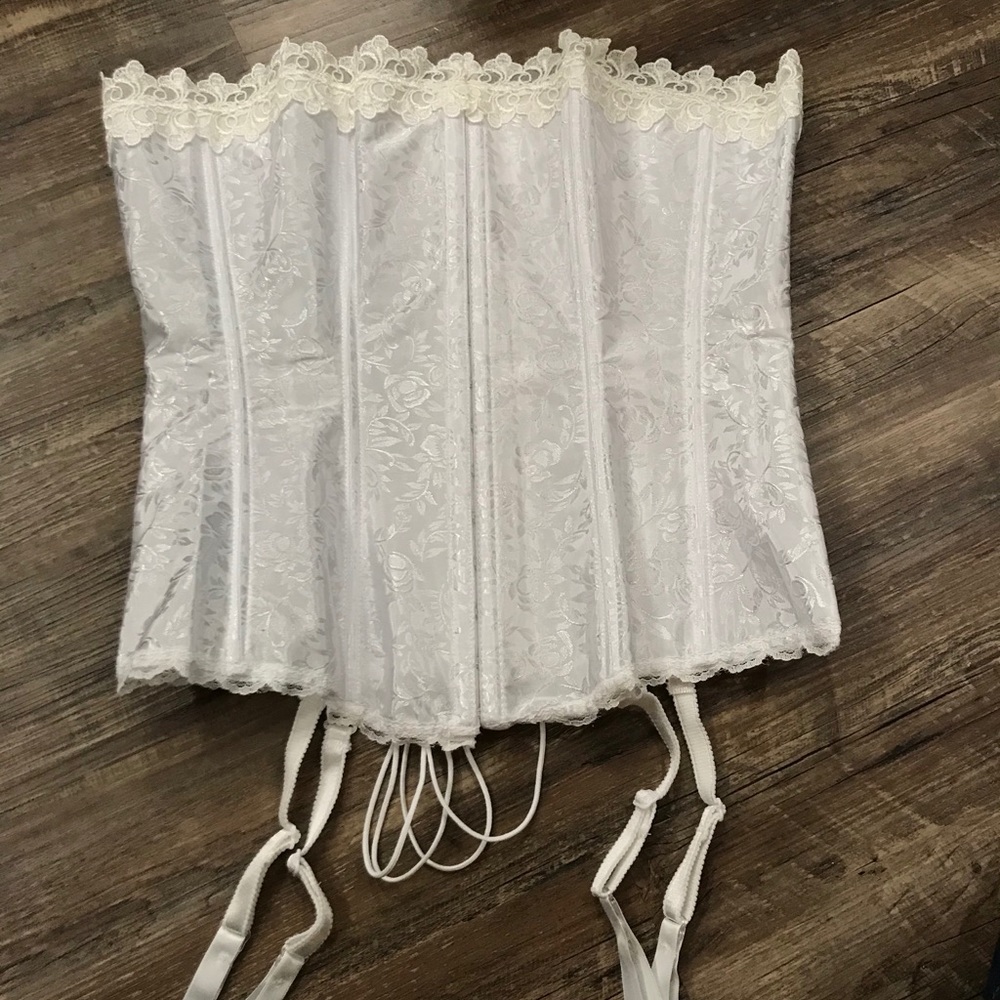 36B-C Fredericks of Hollywood boned corset White
